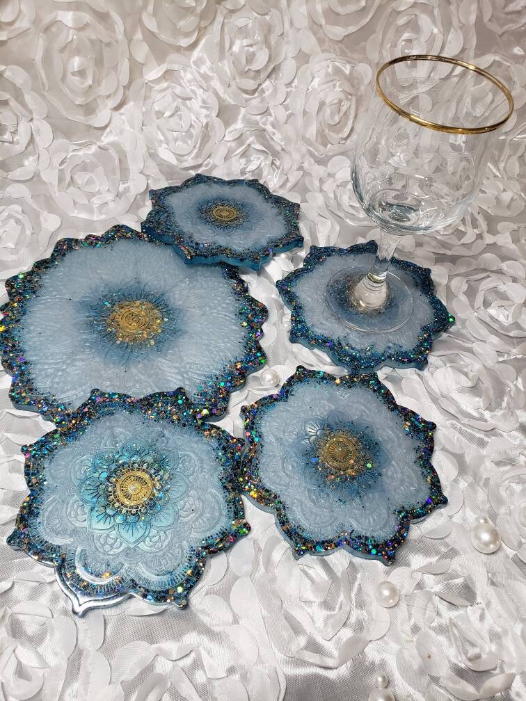 Geode mandala vanity tray and coaster set . Agate mandala shape tray with 4 matching coasters. Party favor or housewarming gift. Home decor