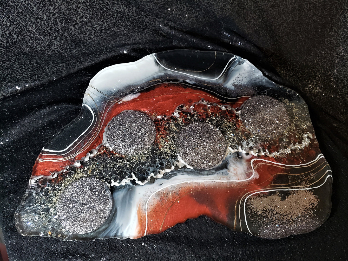 Geode resin oversized tray, charcuterie board, side table top, wall art. Housewarming gift, hostess gift, wedding gift, home decor.