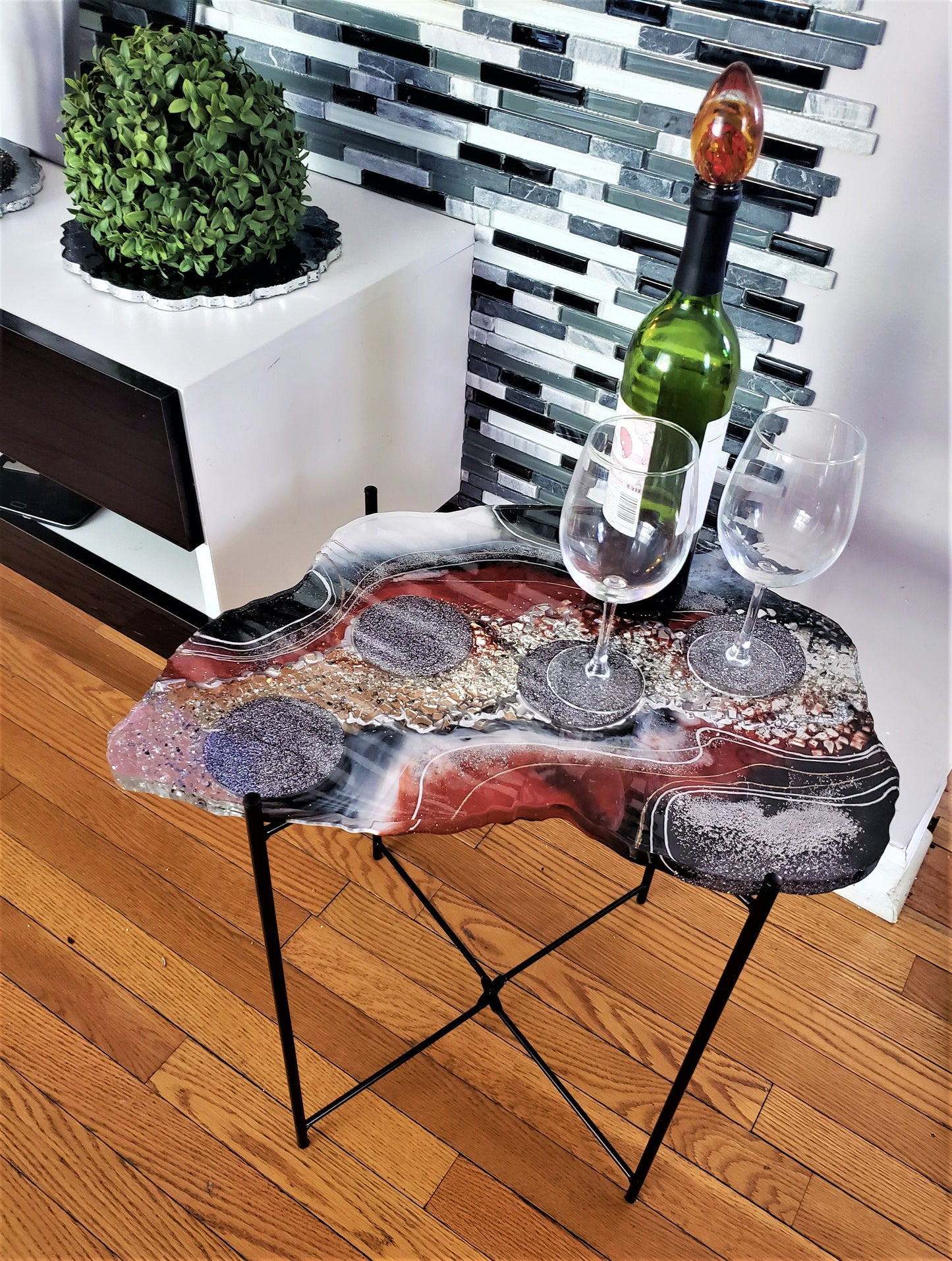Geode resin oversized tray, charcuterie board, side table top, wall art. Housewarming gift, hostess gift, wedding gift, home decor.