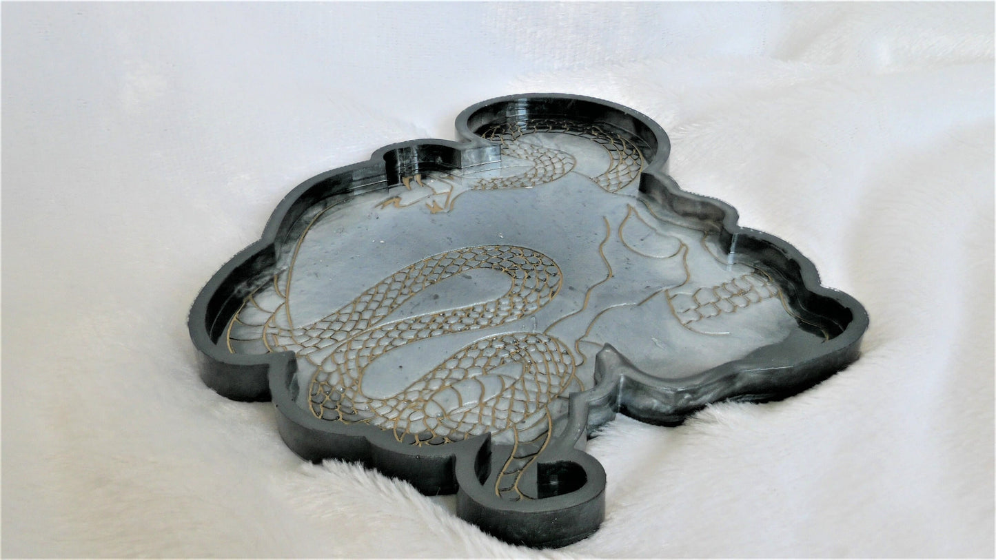 Geode skull and snake resin dish . Skull shape dish, multipurpose platter. Home décor, party favor, housewarming gift, jewelry dish