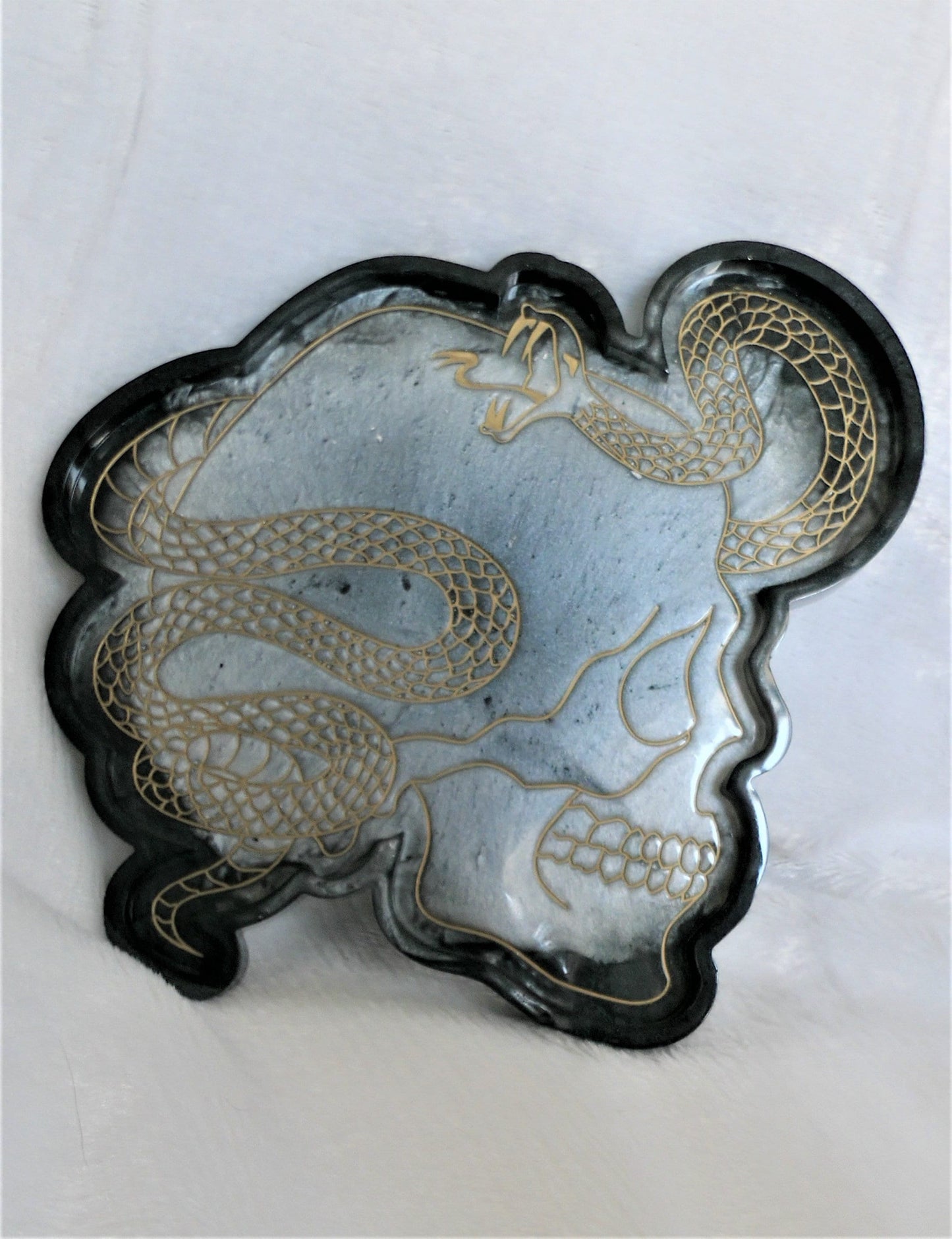 Geode skull and snake resin dish . Skull shape dish, multipurpose platter. Home décor, party favor, housewarming gift, jewelry dish