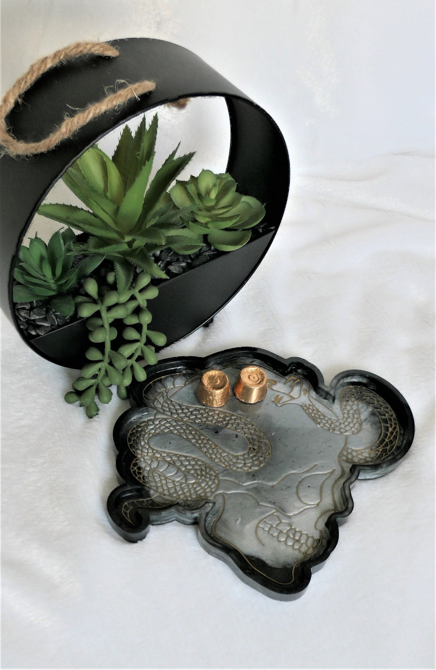 Geode skull and snake resin dish . Skull shape dish, multipurpose platter. Home décor, party favor, housewarming gift, jewelry dish
