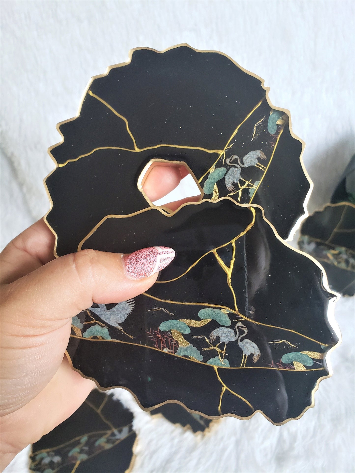 Geode kintsugi coasters. Agate irregular round shape coasters for glasses or decorative use. Party favor gift, home décor, wedding gift