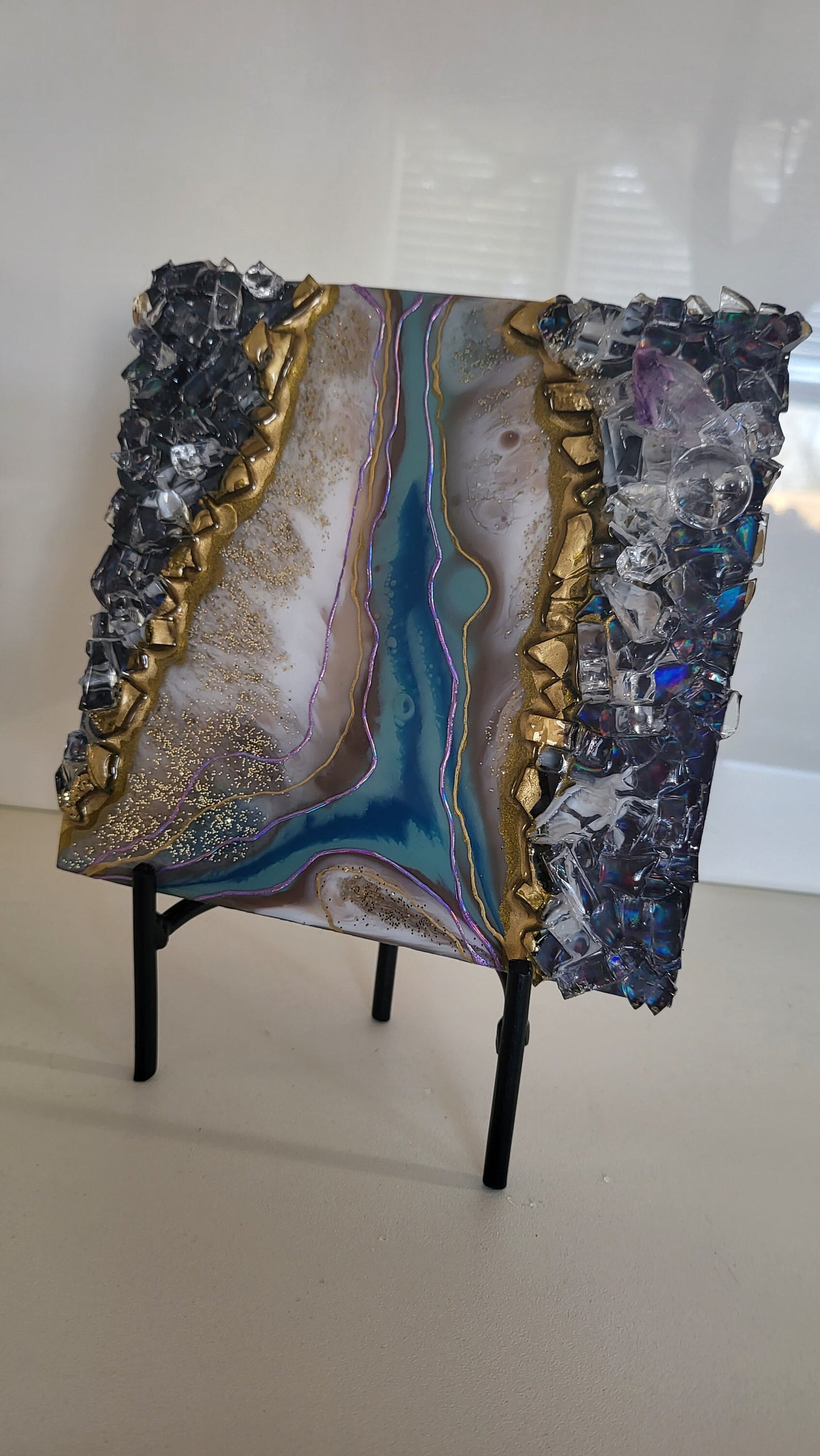 Mini geode wallart with quartz and crystals and amethyst. 6"×6" comes with no stand