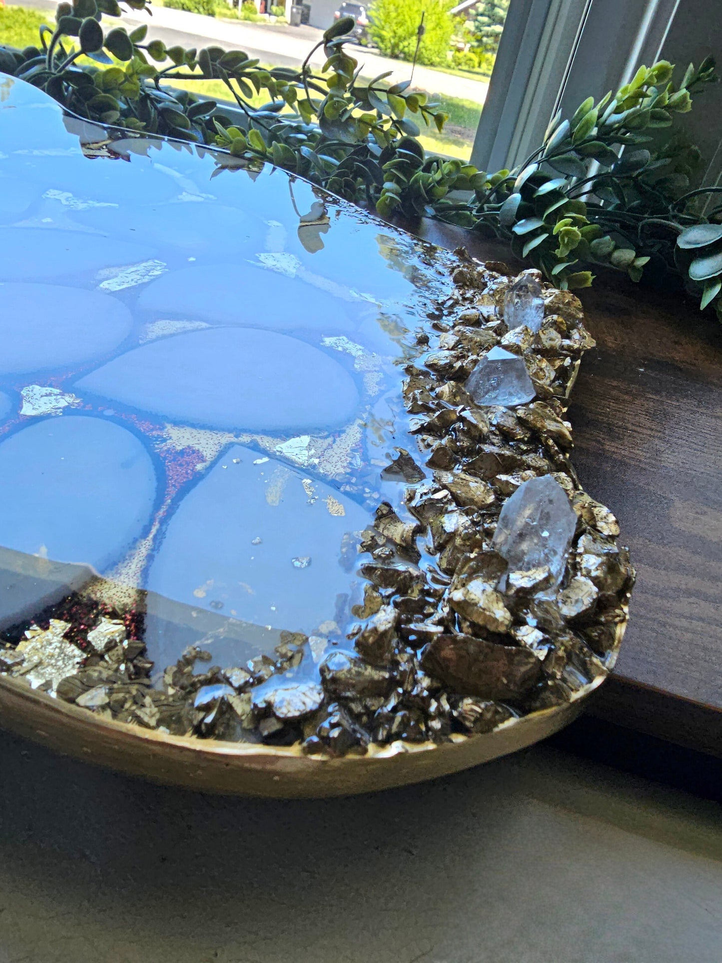 Geode/Agate large tray. Agate irregular shape serving board. Quartz crystals and stone for added chic .Multi use base pebble home accent.