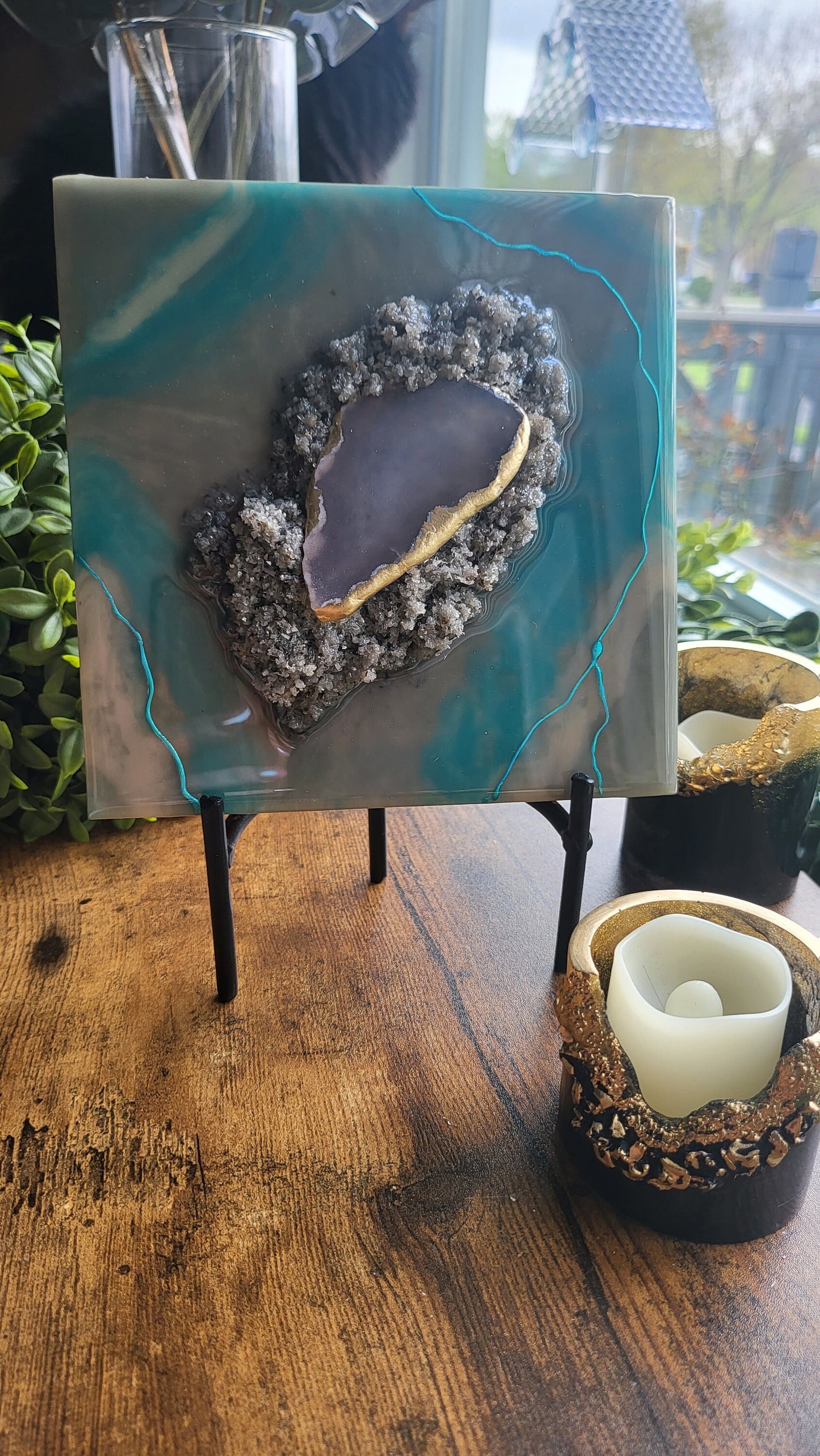 Mini geode wallart with druzy effect and agate slice. 6"×6" with wall hook, no stand