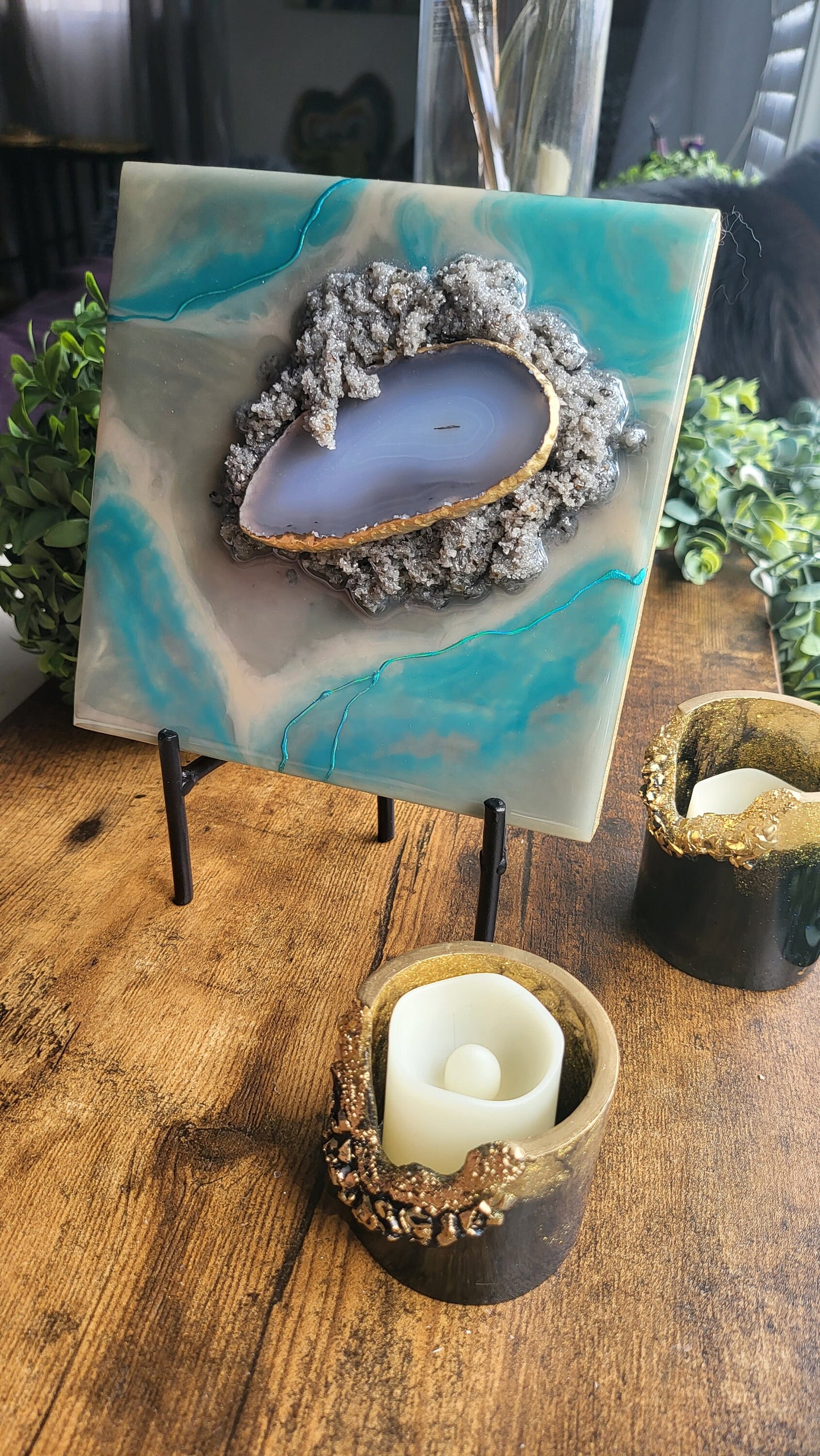 Mini geode wallart with druzy effect and agate slice. 6"×6" with wall hook, no stand
