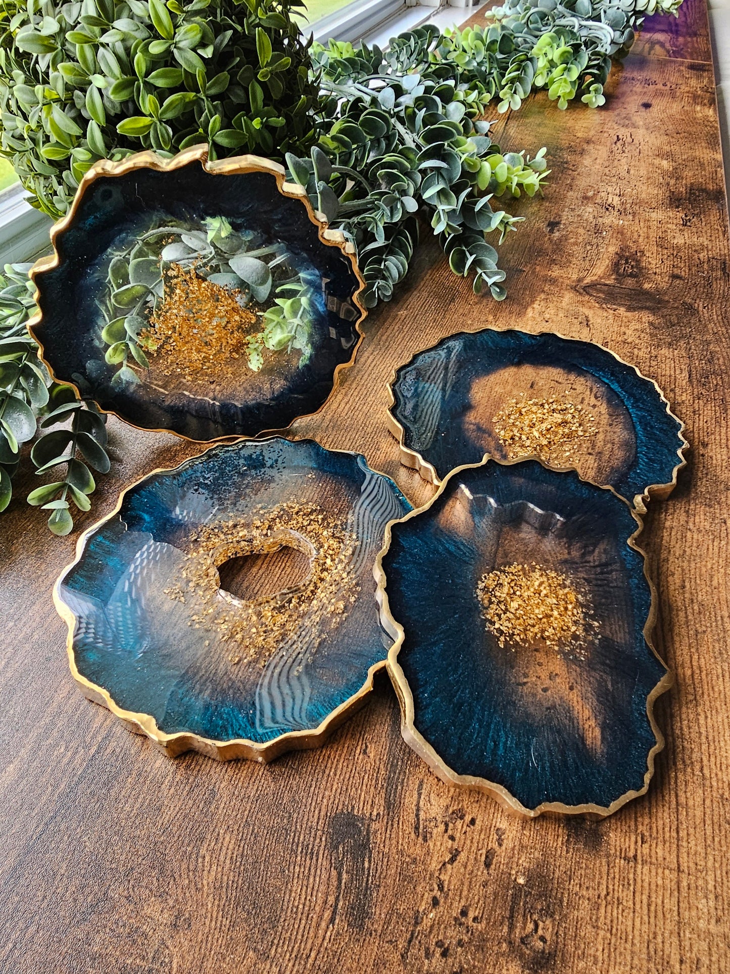 Geode coasters .Agate irregular shape coasters for glasses, jewelry or decorative use.Perfect housewarming, wedding favor, birthday gift.