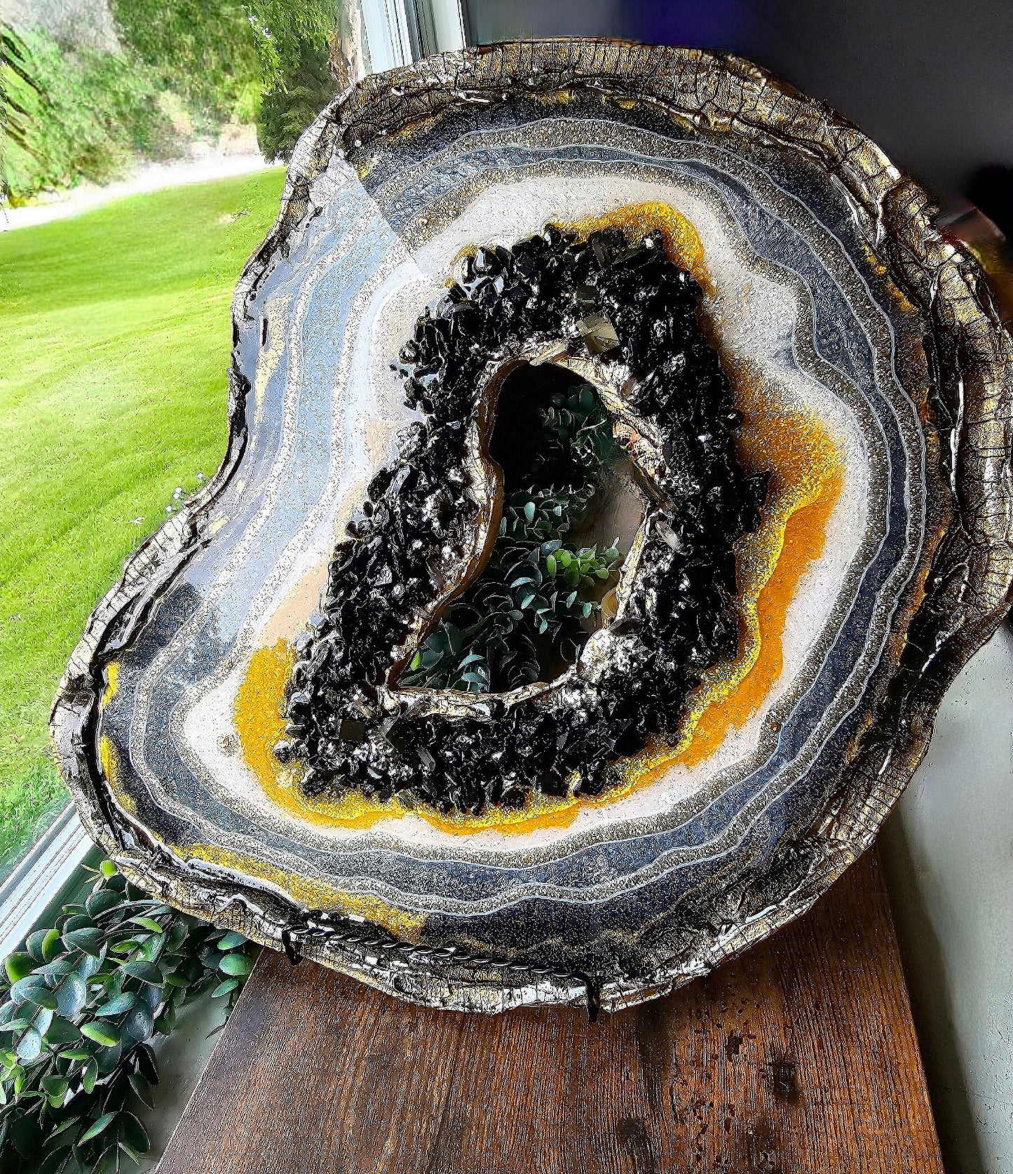 Resin wallart with geodes and crystals. Freeform geode with shimmering effect painting. Genuine pyrates and quartz crystals.