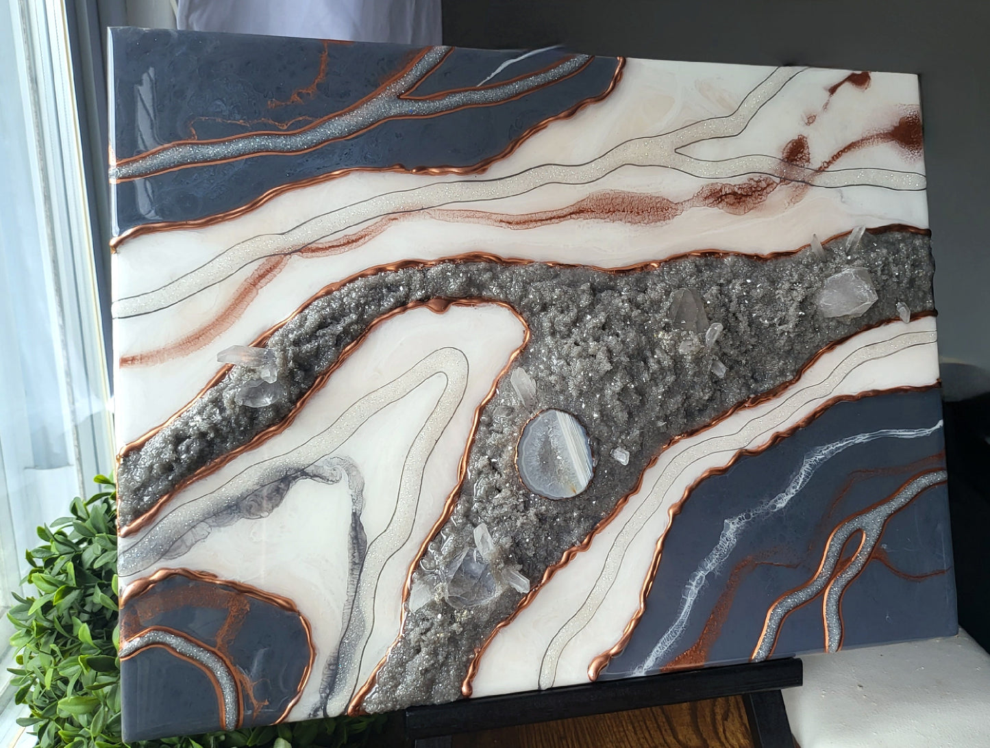 Resin wallart with geodes and crystals. Resin contemporary geode shimmering effect painting. 11"×14"