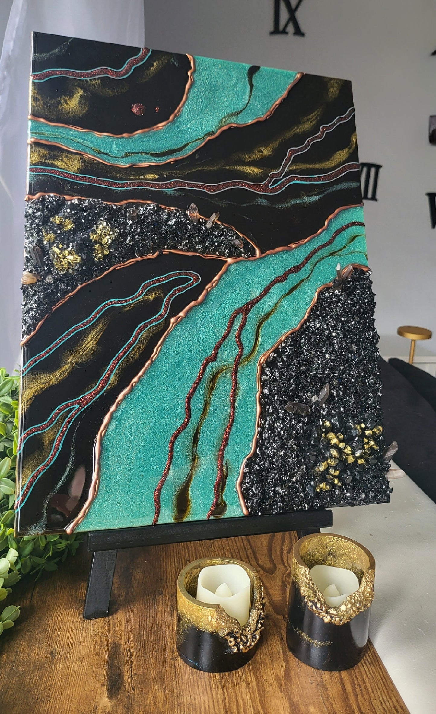 Resin wallart with geodes and crystals. Resin contemporary geode shimmering effect painting. 11"×14"