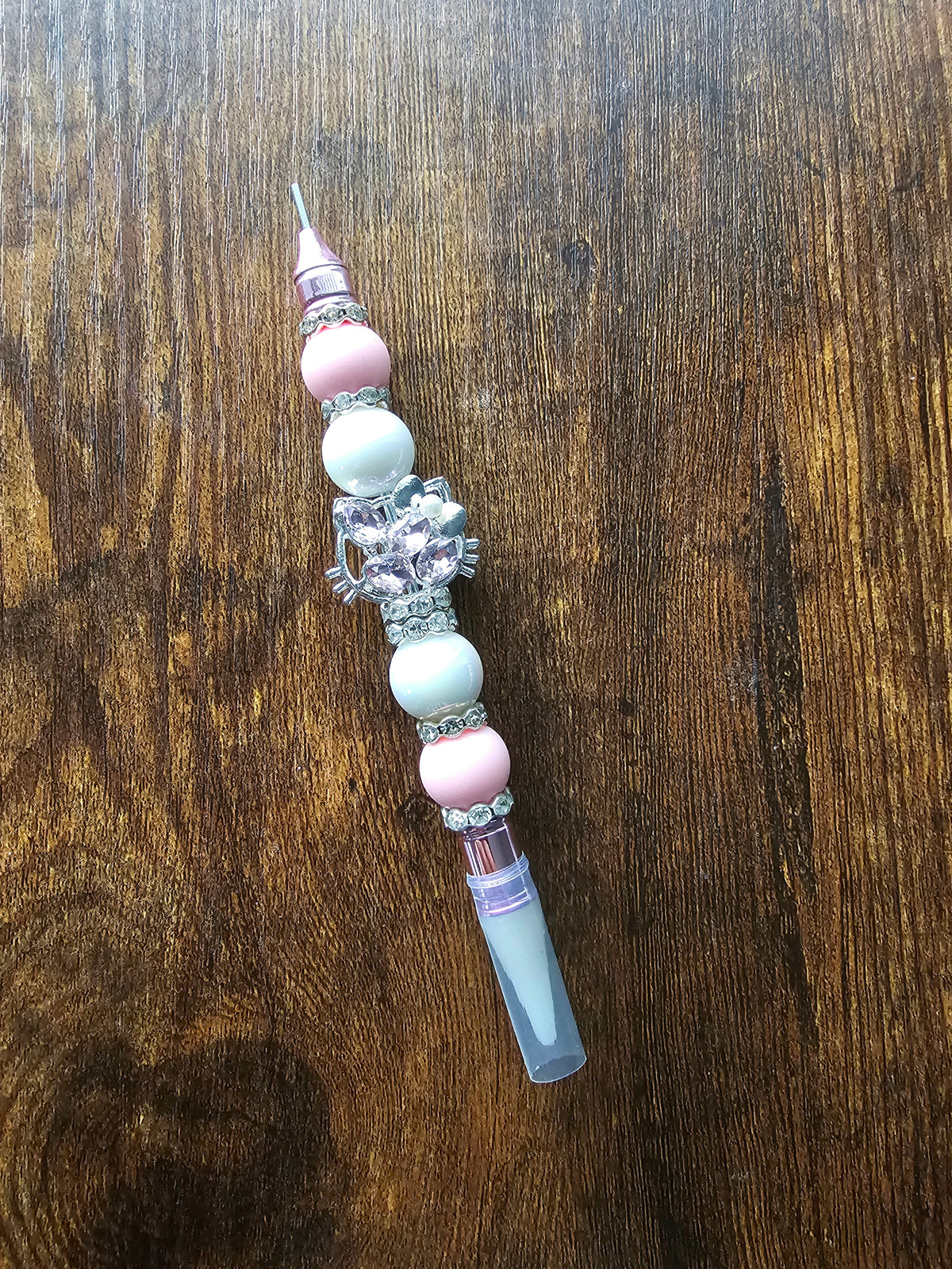 Beaded wax pen for arts and crafts