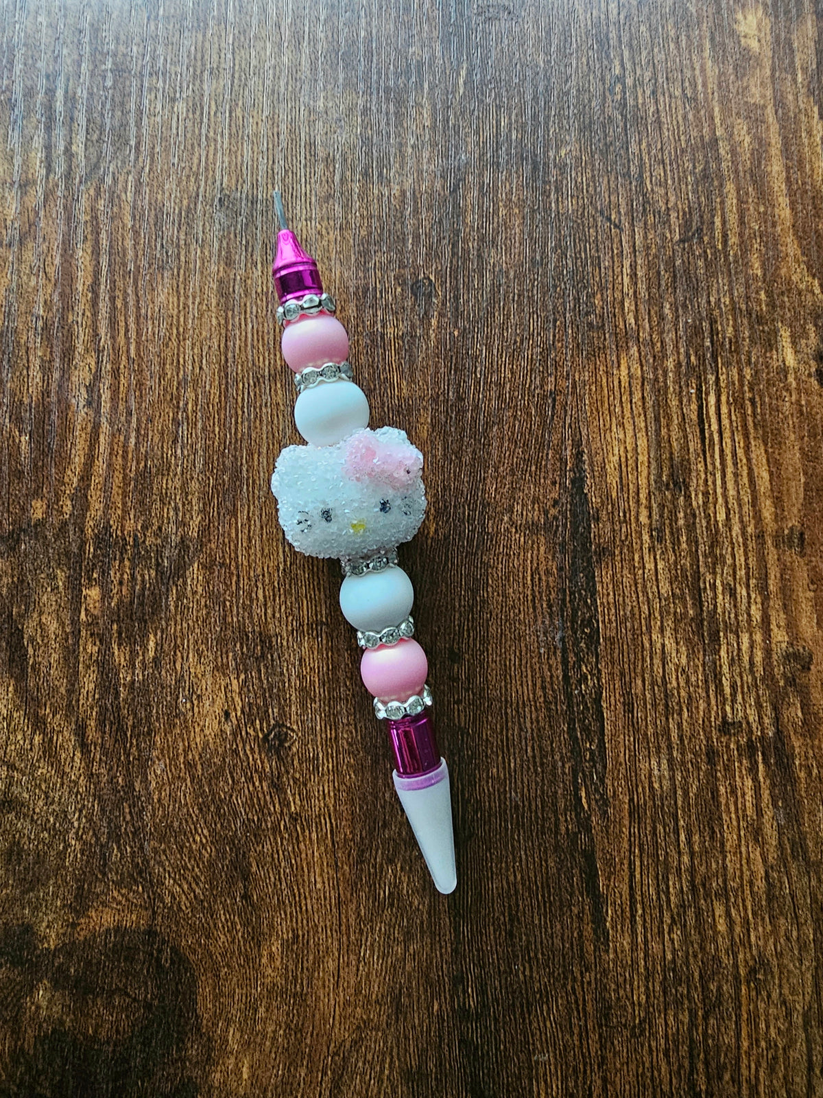 Beaded wax pen for arts and crafts