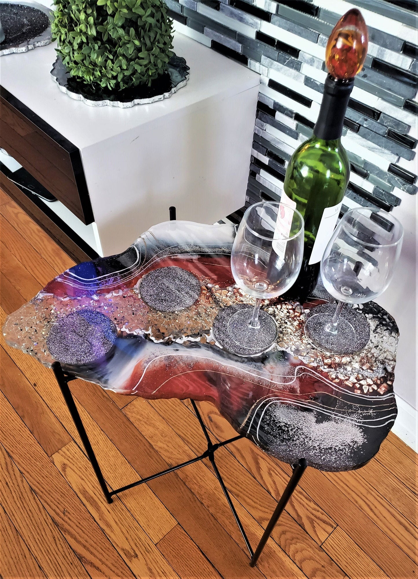 Geode resin oversized tray, charcuterie board, side table top, wall art. Housewarming gift, hostess gift, wedding gift, home decor.