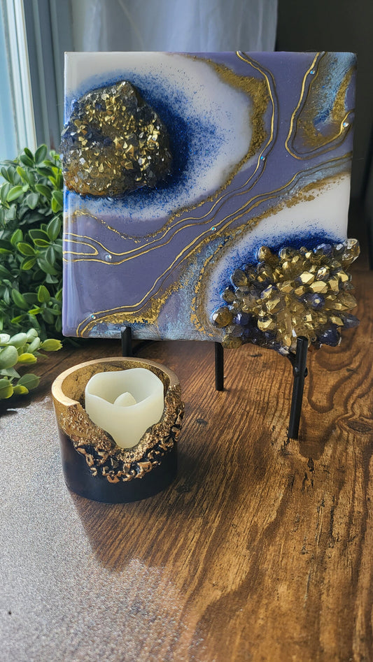 Mini geode wall art with resin crystal clusters. 3D abstract resin painting.  6"×6"