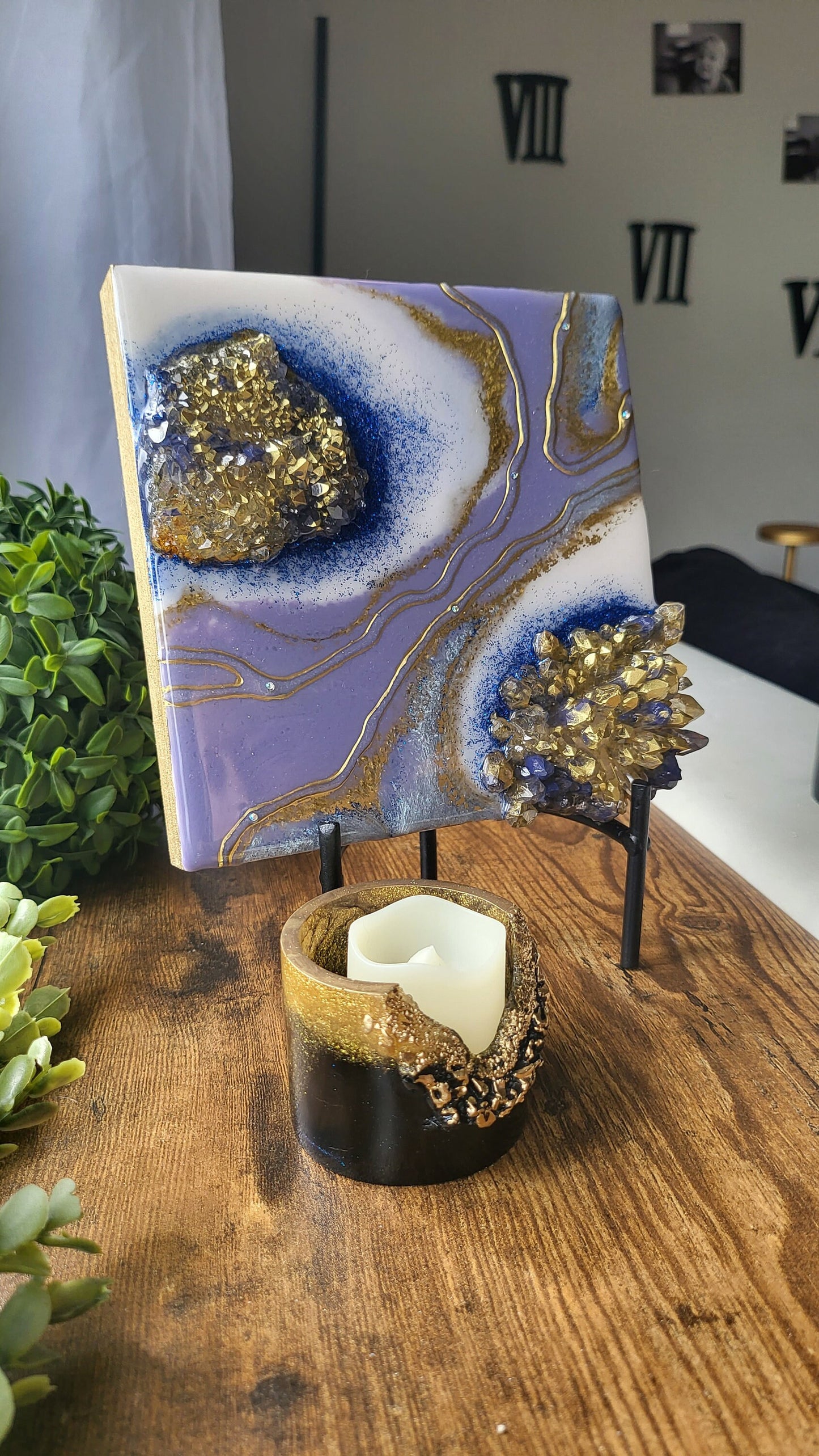 Mini geode wall art with resin crystal clusters. 3D abstract resin painting.  6"×6"